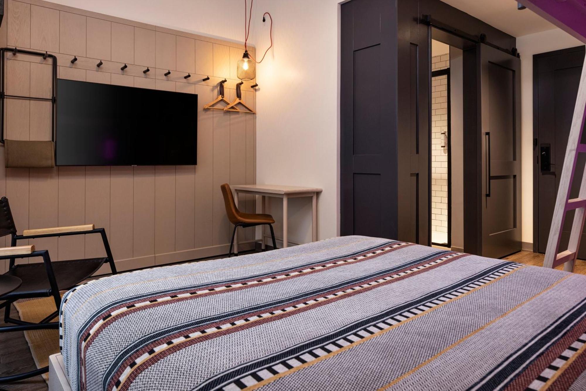 Hotel Moxy Omaha Downtown Exterior foto