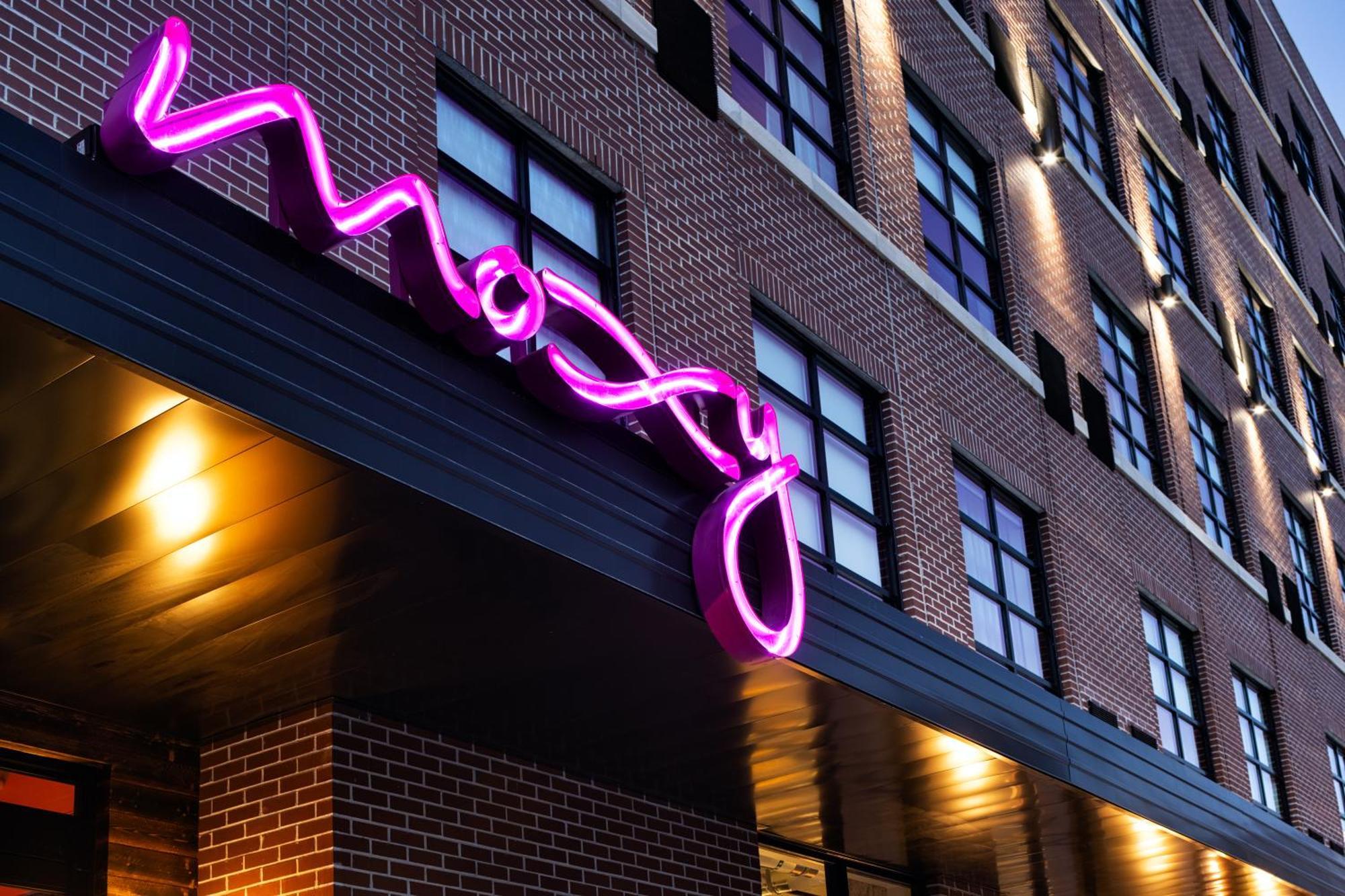 Hotel Moxy Omaha Downtown Exterior foto