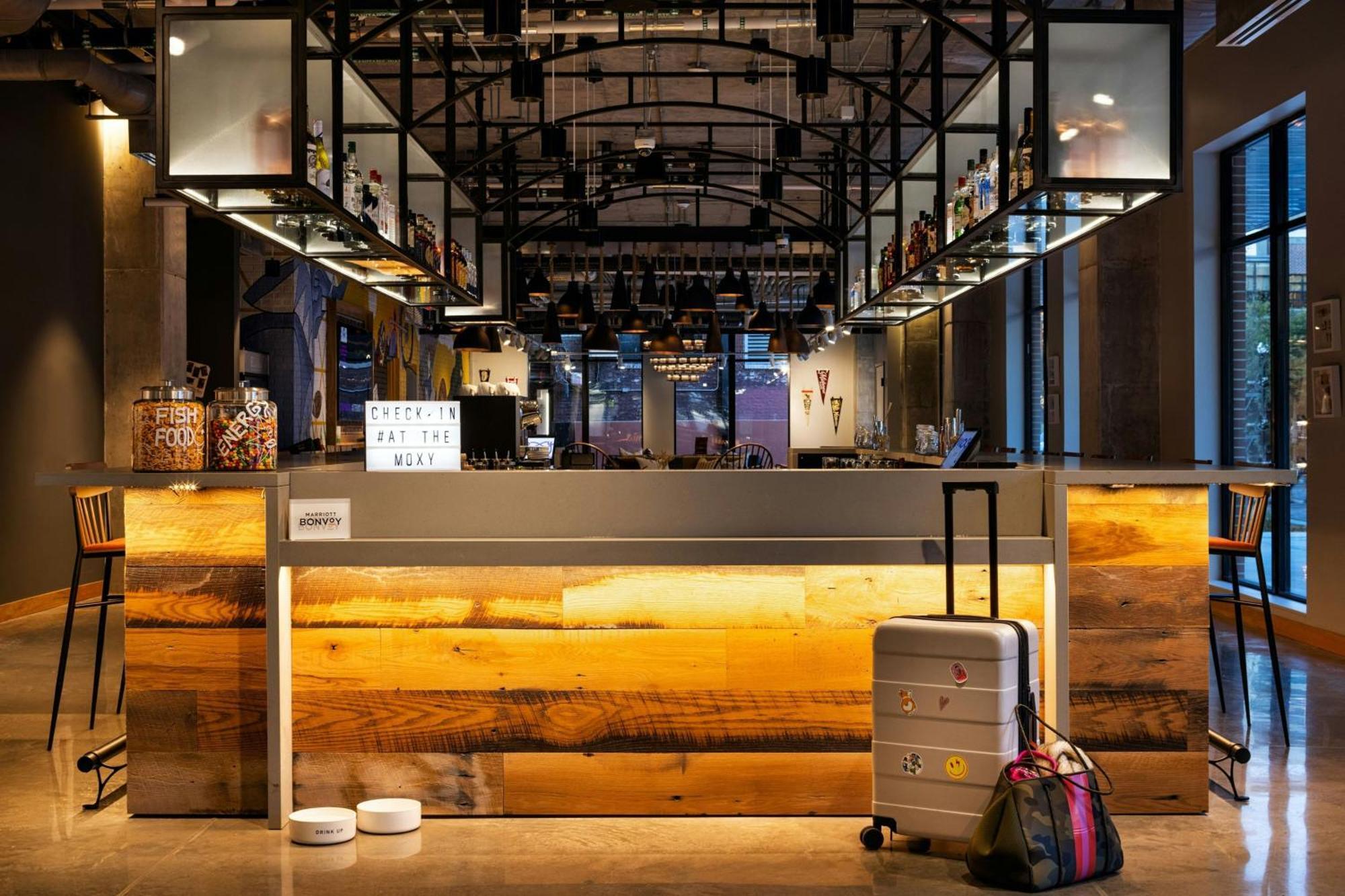 Hotel Moxy Omaha Downtown Exterior foto